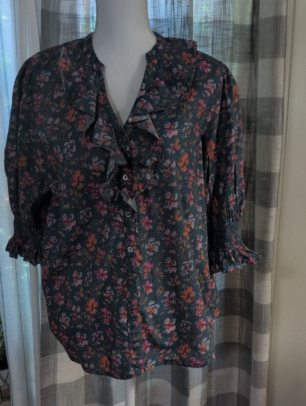Sundance Ruffle Front Floral Blouse. - Picture 2 of 7
